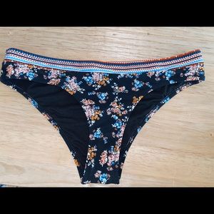 FLORAL BIKINI BOTTOMS!🌸